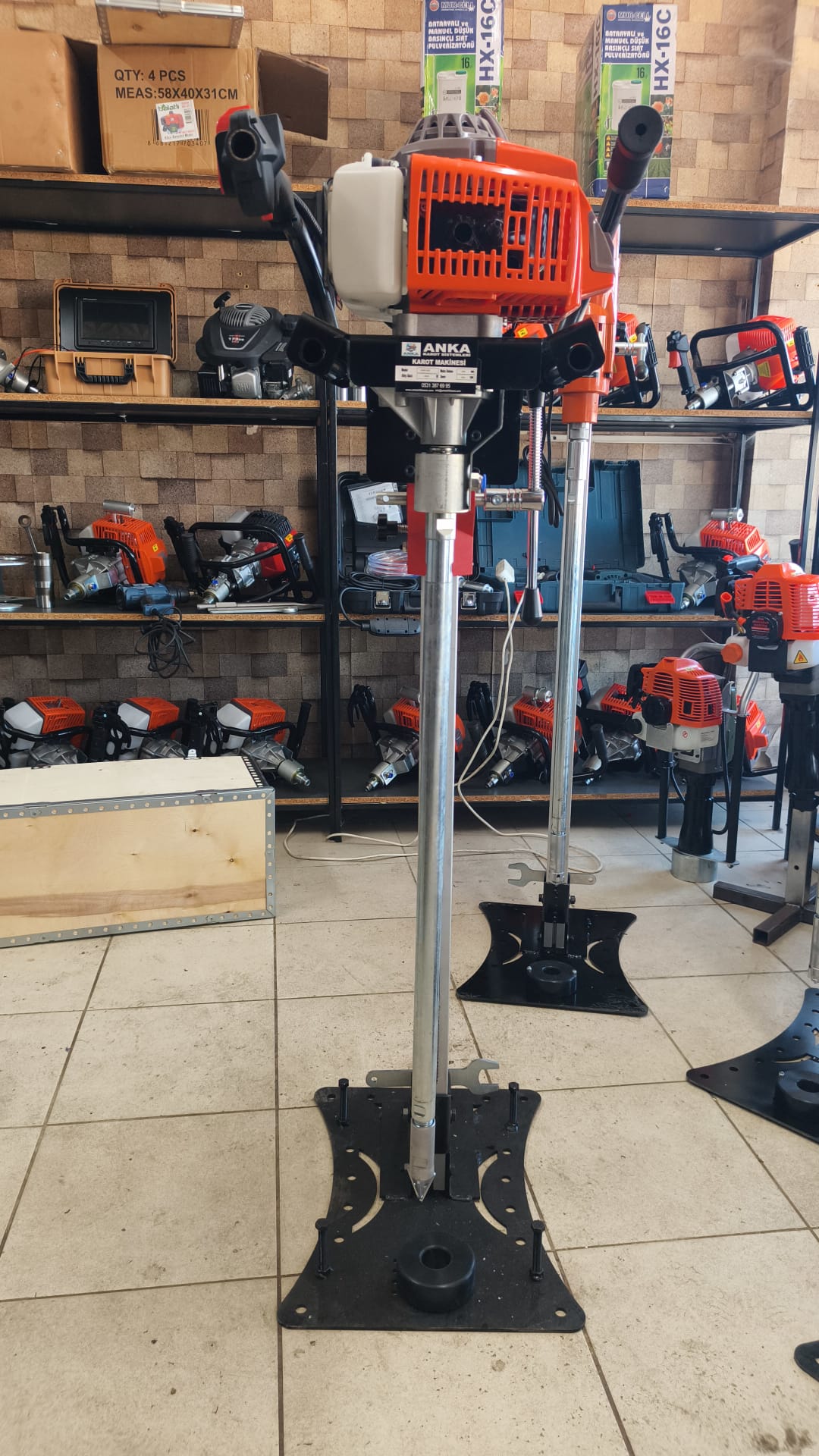 Benzinli Açılı Ayaklı Sehpalı Profosyonel Karot El Sondaj Makinesi